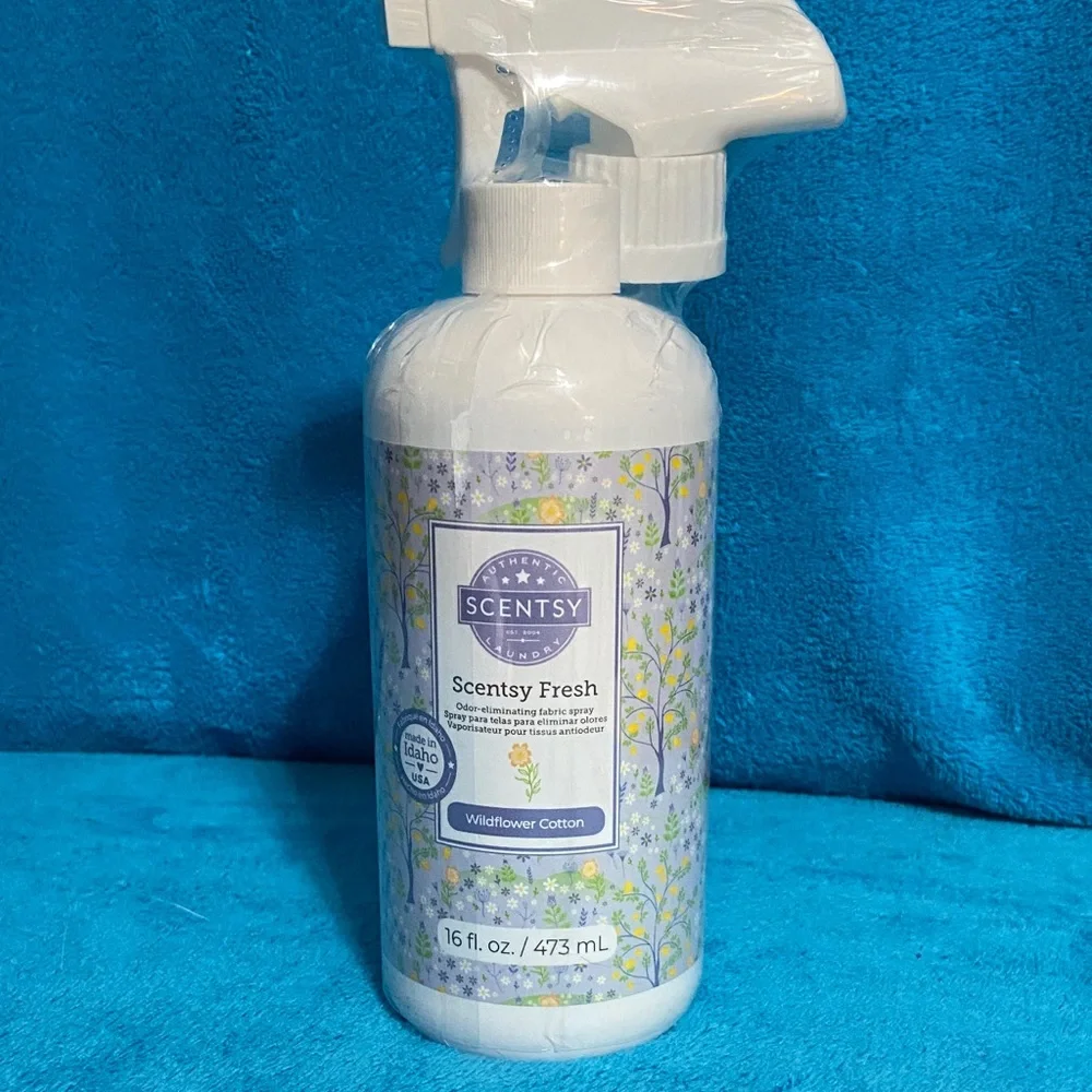 Scentsy Fresh Fabric Spray - White and Purple